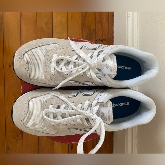 New Balance 574 Core women’s size 10 sneaker - Picture 5 of 9